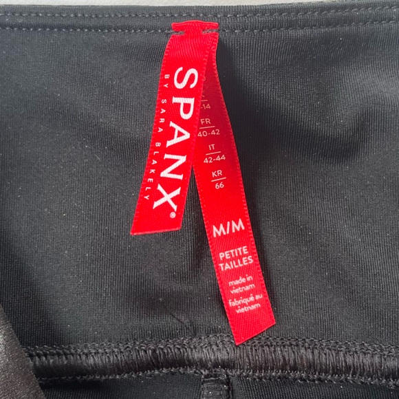 Spanx Black Faux Leather Legging petite medium - Picture 5 of 9